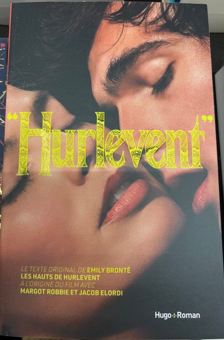 Couverture livre du film Hurlevent, éditions Hugo Roman, 2026. On y voit les acteurs Margot Robbie et Jacob Elordi
